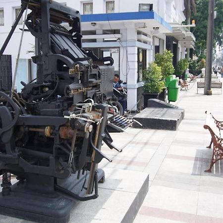 Raffleshom Hotel Бандунг Екстериор снимка