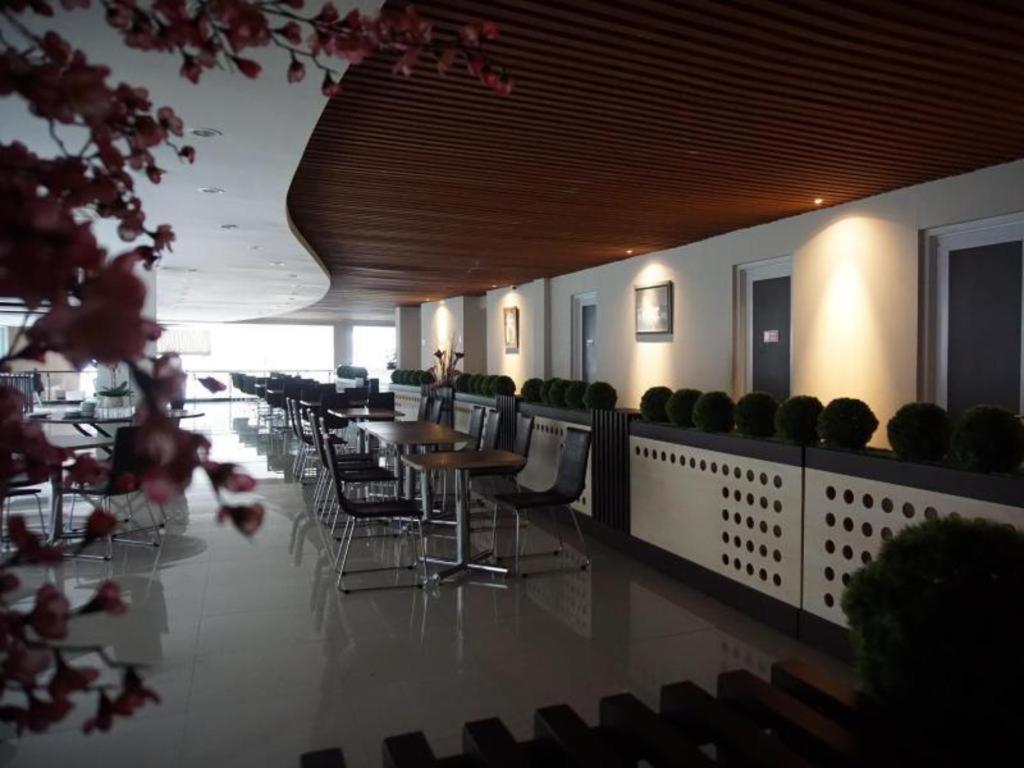 Raffleshom Hotel Бандунг Екстериор снимка