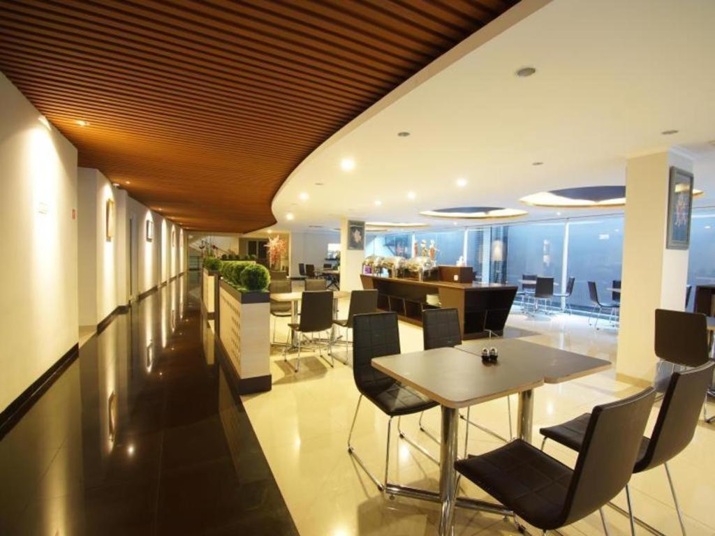 Raffleshom Hotel Бандунг Екстериор снимка