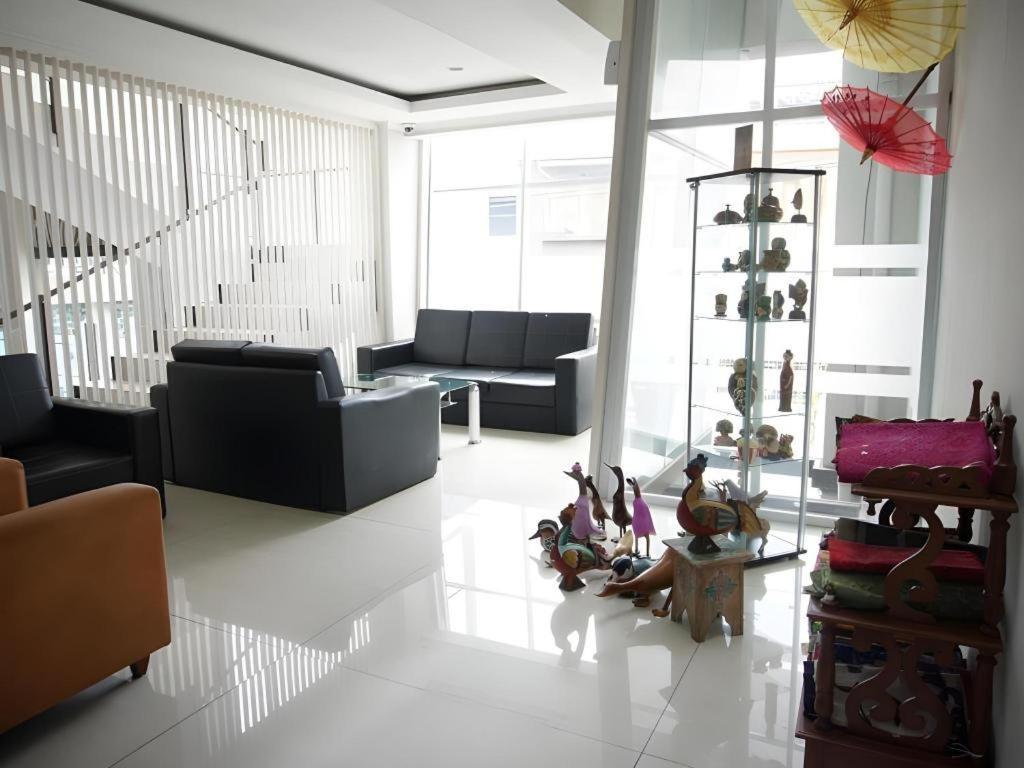 Raffleshom Hotel Бандунг Екстериор снимка